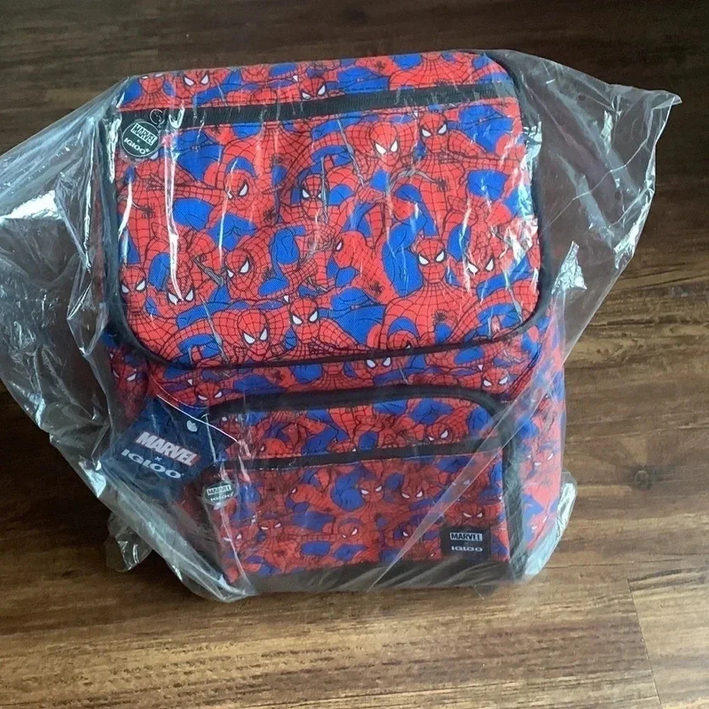 SpiderMan 28 Can Insulated Backpack NWT